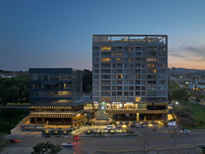 Puerta Aleden diseñada por GVA Arquitectos.