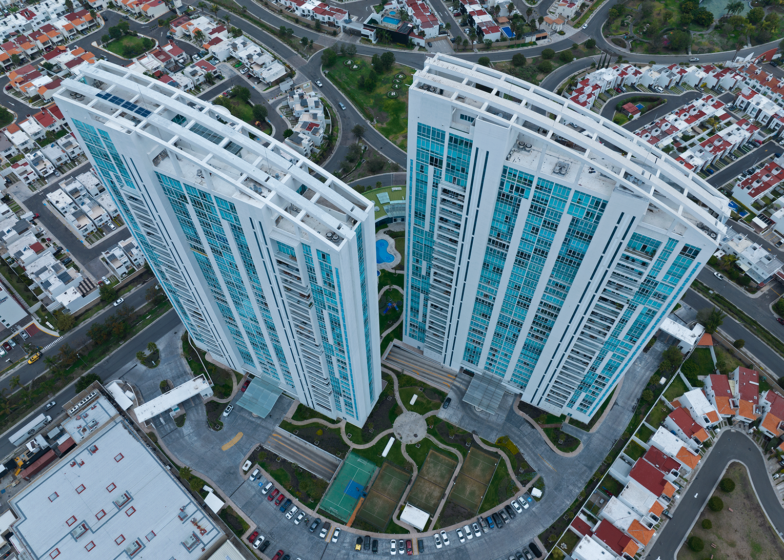 JURIQUILLA TOWERS